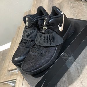 Kyrie 3 flytrap size 7.5